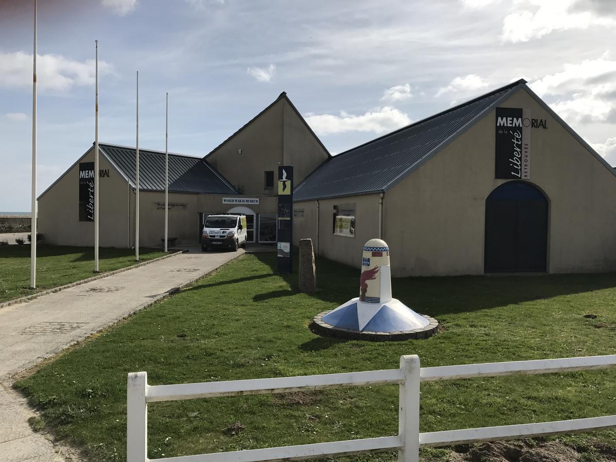 Hotel De La Plage Quinéville Eksteriør billede