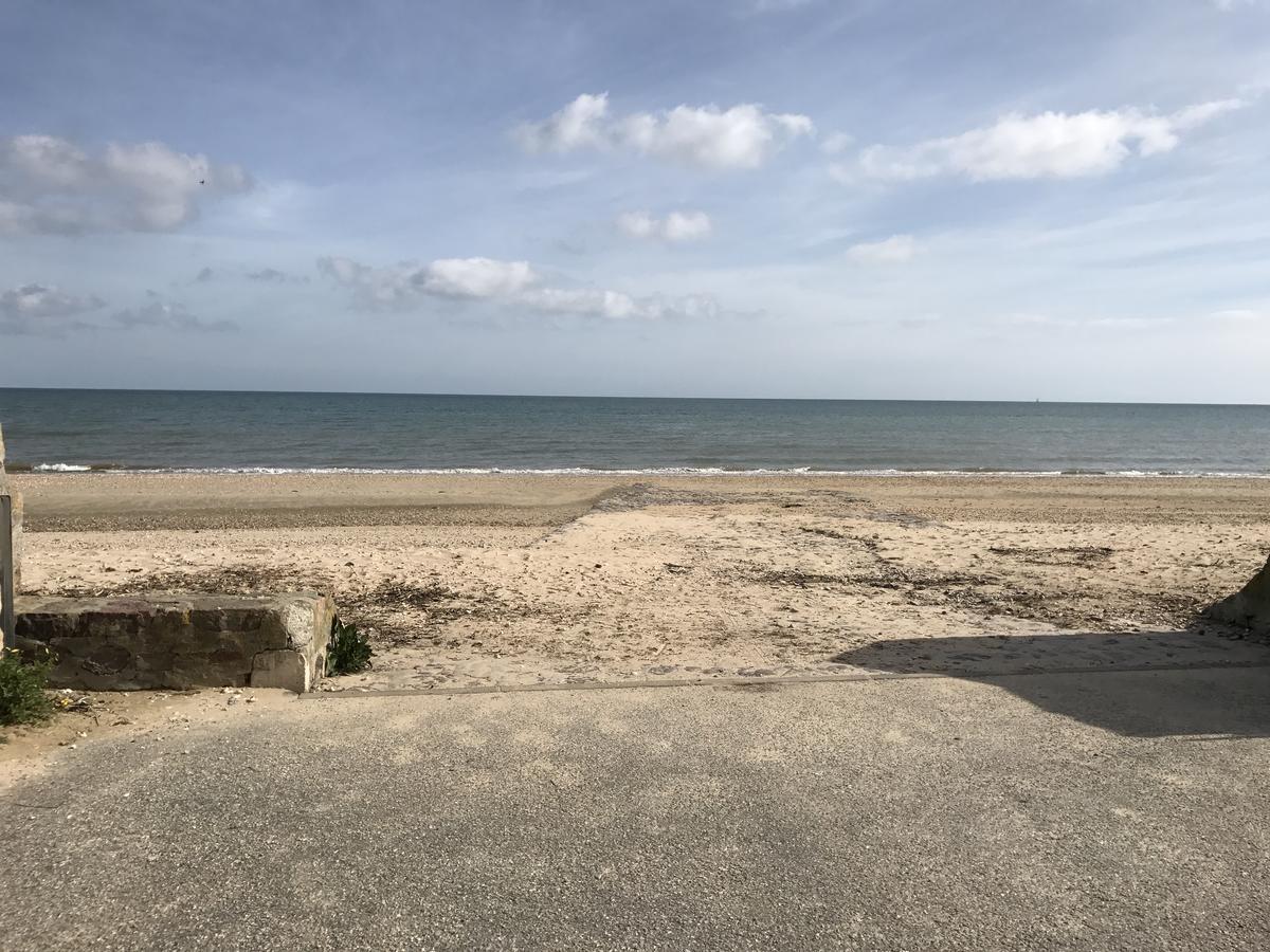 Hotel De La Plage Quinéville Eksteriør billede